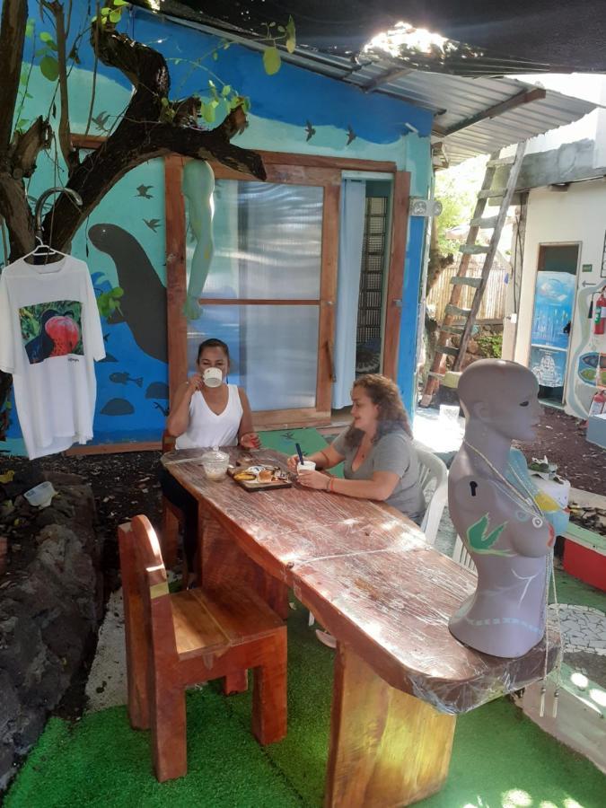 Cozy Hosting Galapagos Apartment Puerto Ayora  Exterior photo