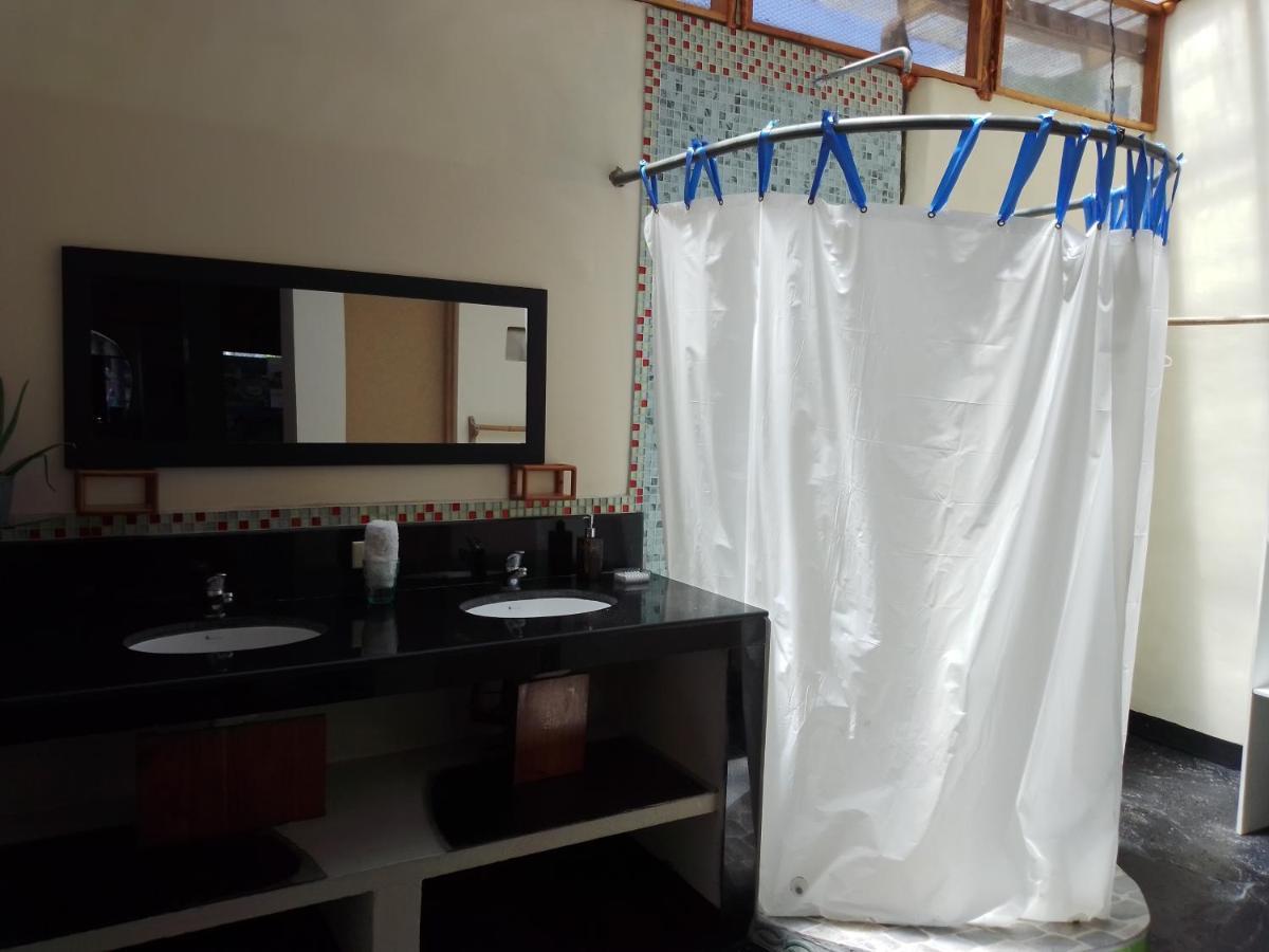 Cozy Hosting Galapagos Apartment Puerto Ayora  Exterior photo