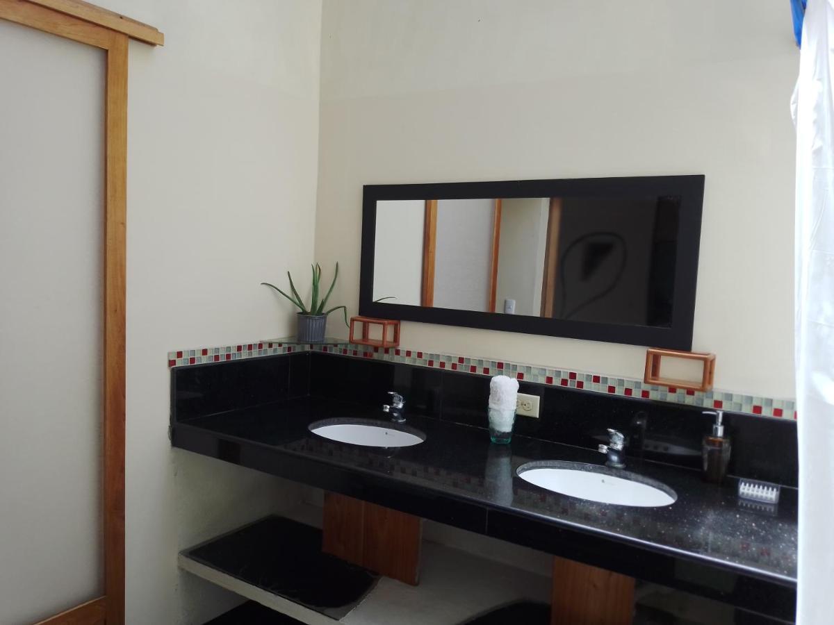 Cozy Hosting Galapagos Apartment Puerto Ayora  Exterior photo